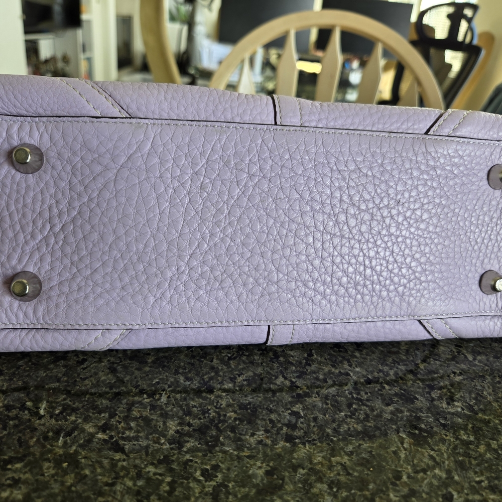 RARE! Coach Hamptons Medium Lavender/Lilac Leather Carry M0693-F10688 - Picture 6 of 7